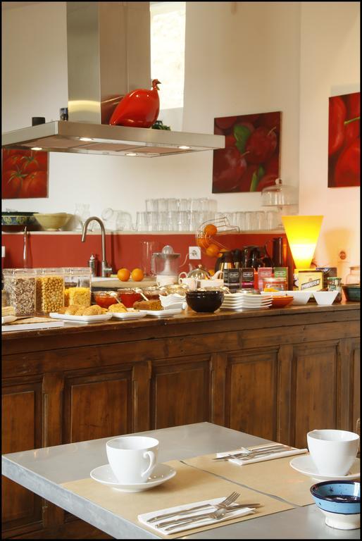 La Maison Rouge D'Uzes B&B المظهر الخارجي الصورة