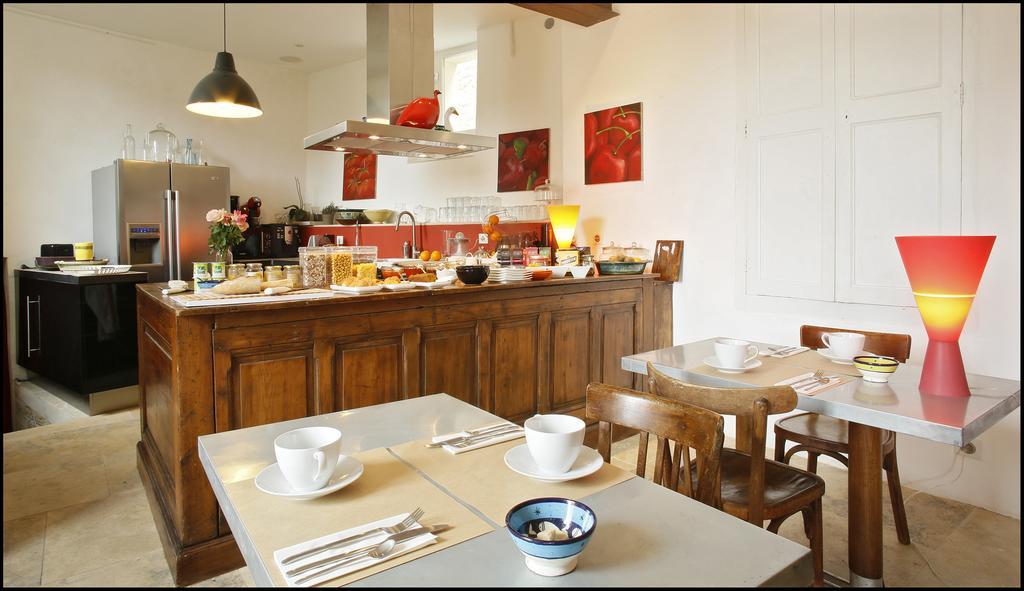 La Maison Rouge D'Uzes B&B المظهر الخارجي الصورة