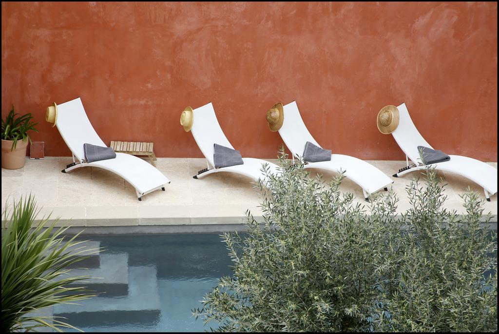 La Maison Rouge D'Uzes B&B المظهر الخارجي الصورة