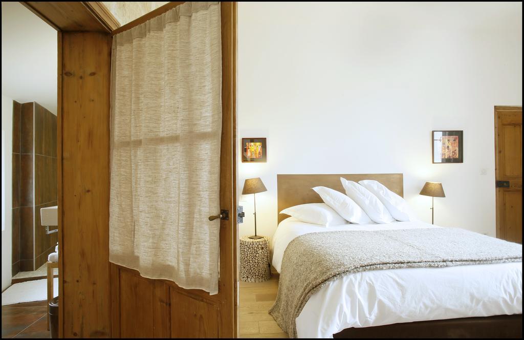 La Maison Rouge D'Uzes B&B الغرفة الصورة