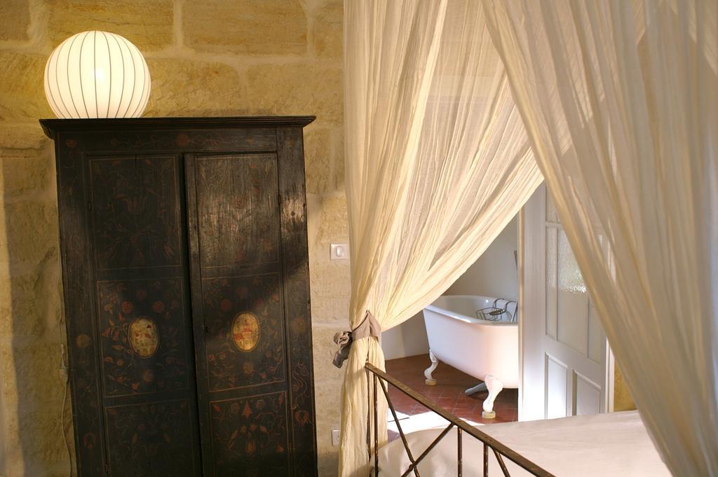La Maison Rouge D'Uzes B&B المظهر الخارجي الصورة